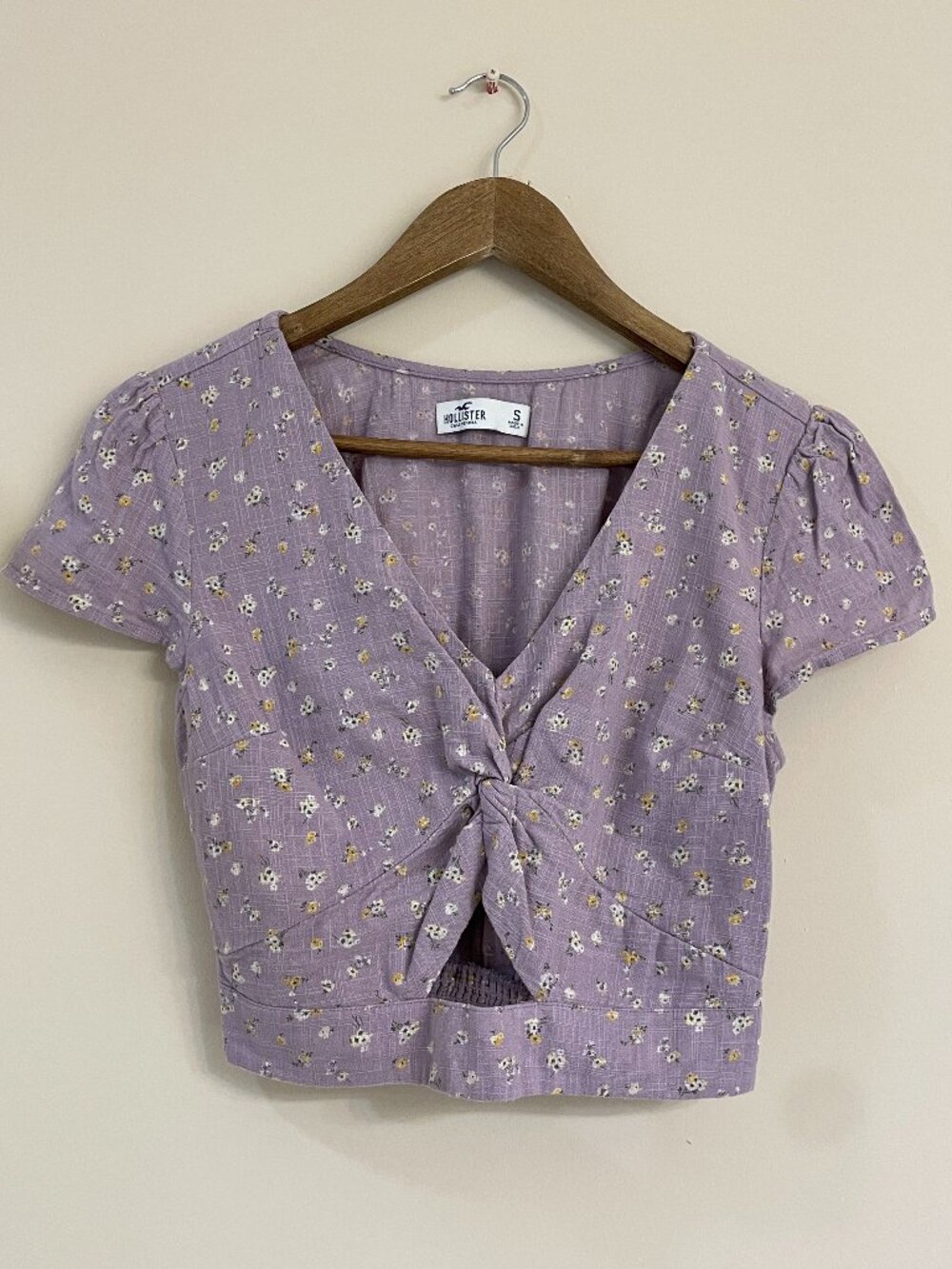 Hollister - Purple Lavender Floral Crop Top Twist-Front Puff Sleeve - Size S